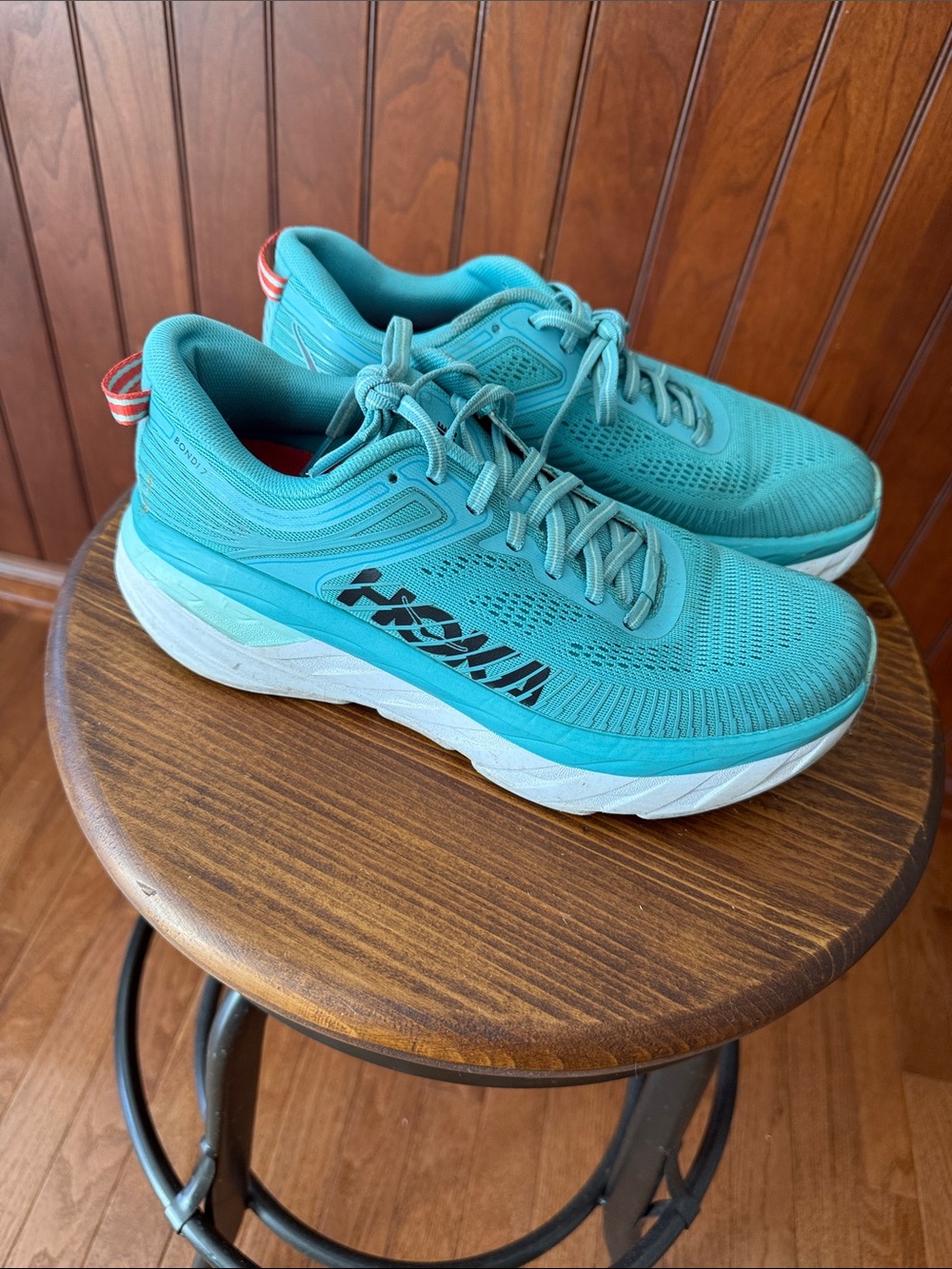 Hoka 🏃‍♀️ Bondi 7 Teal Lace-Up Running Shoes with Coral Pull Tab size 8.5 GUC!